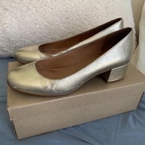Madewell The Ella Pumps in Metallic Gold